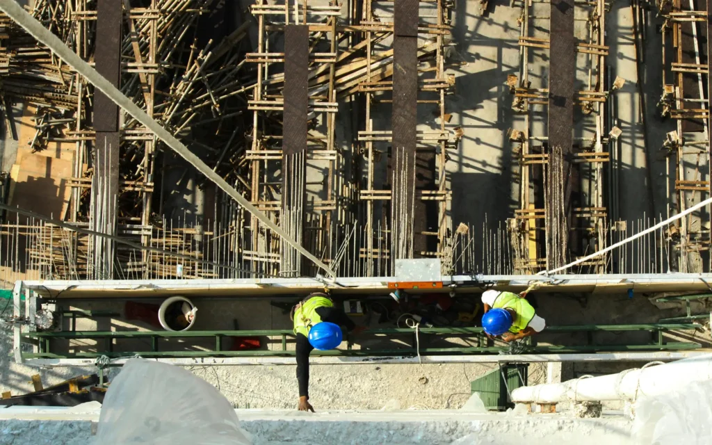 How long can scaffolding stay up on residential properties