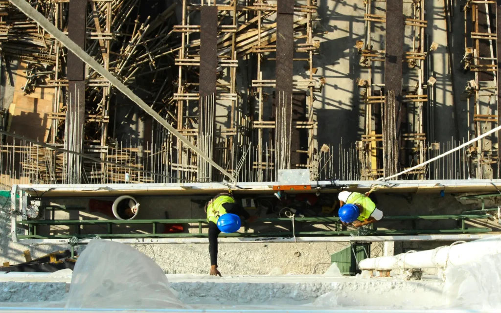 Scaffolding cost UK prices for domestic and commercial projects